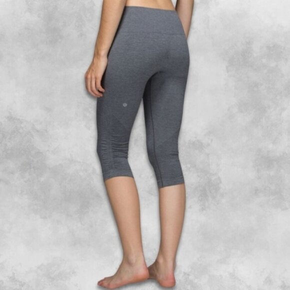 Lululemon Cropped Leggings High Waist Ruched Hem Seamless Compression Gray W S - Picture 2 of 6
